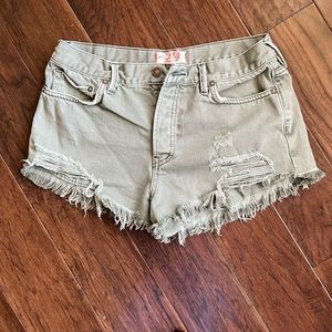 Anthropologie 💚 Free People cutoff army green shorts like new ✨ button fly